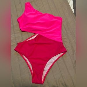 Women's one PC open-side swimsuit size medium NWOT